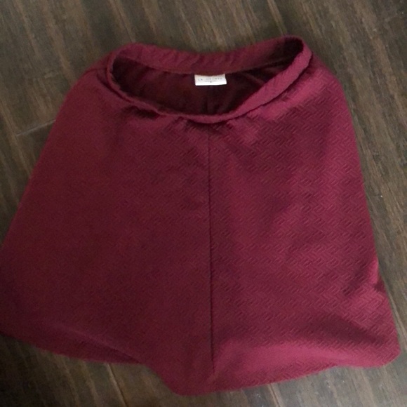 Burgundy skater skirt - Picture 2 of 3